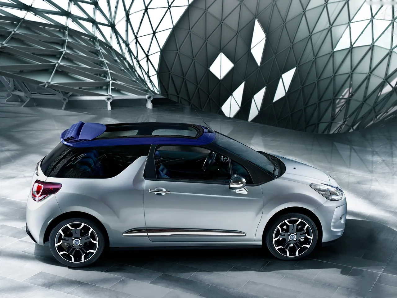 Citroen DS3 Cabrio (2014) – boční profil