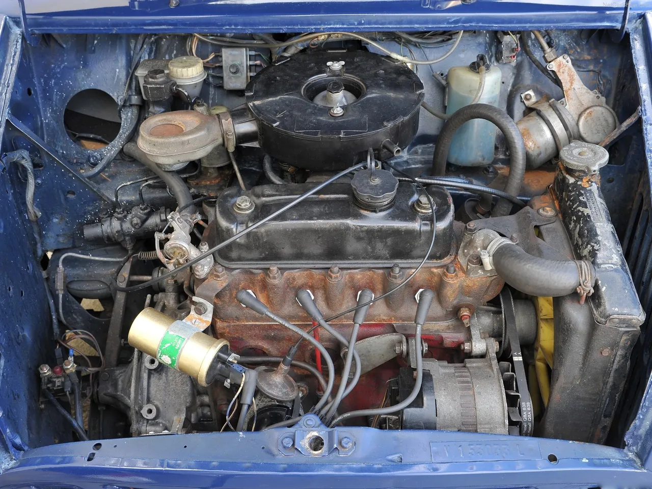 Mini Van (1982) – motorový prostor