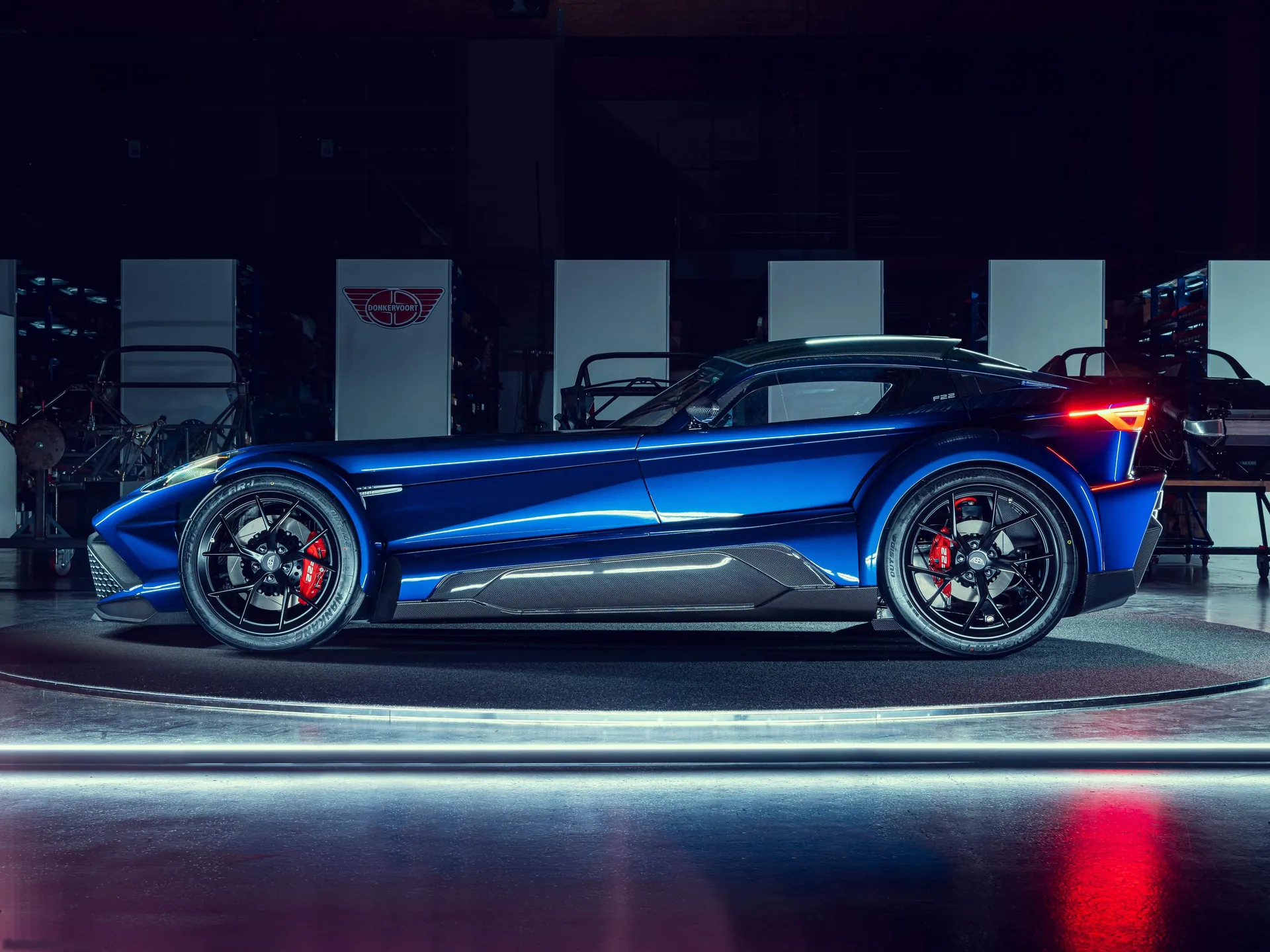 Donkervoort F22 (2023) – boční profil