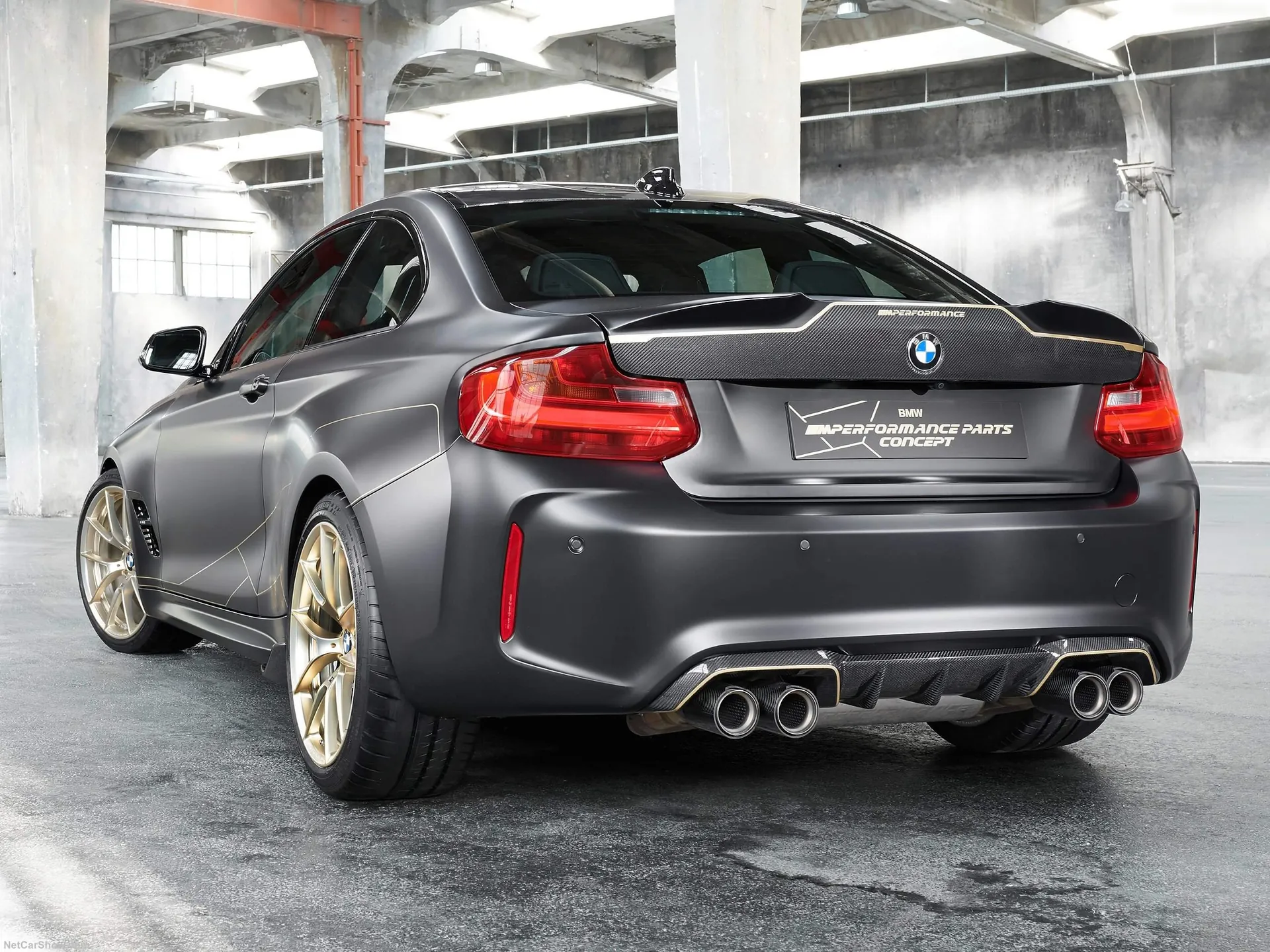 BMW M2 M Performance Parts Concept (2018) – zadní tříčtvrteční pohled