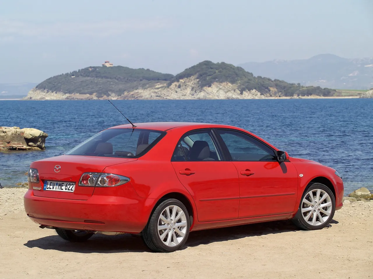 Mazda 6 Facelift (2005) – zadní tříčtvrteční pohled
