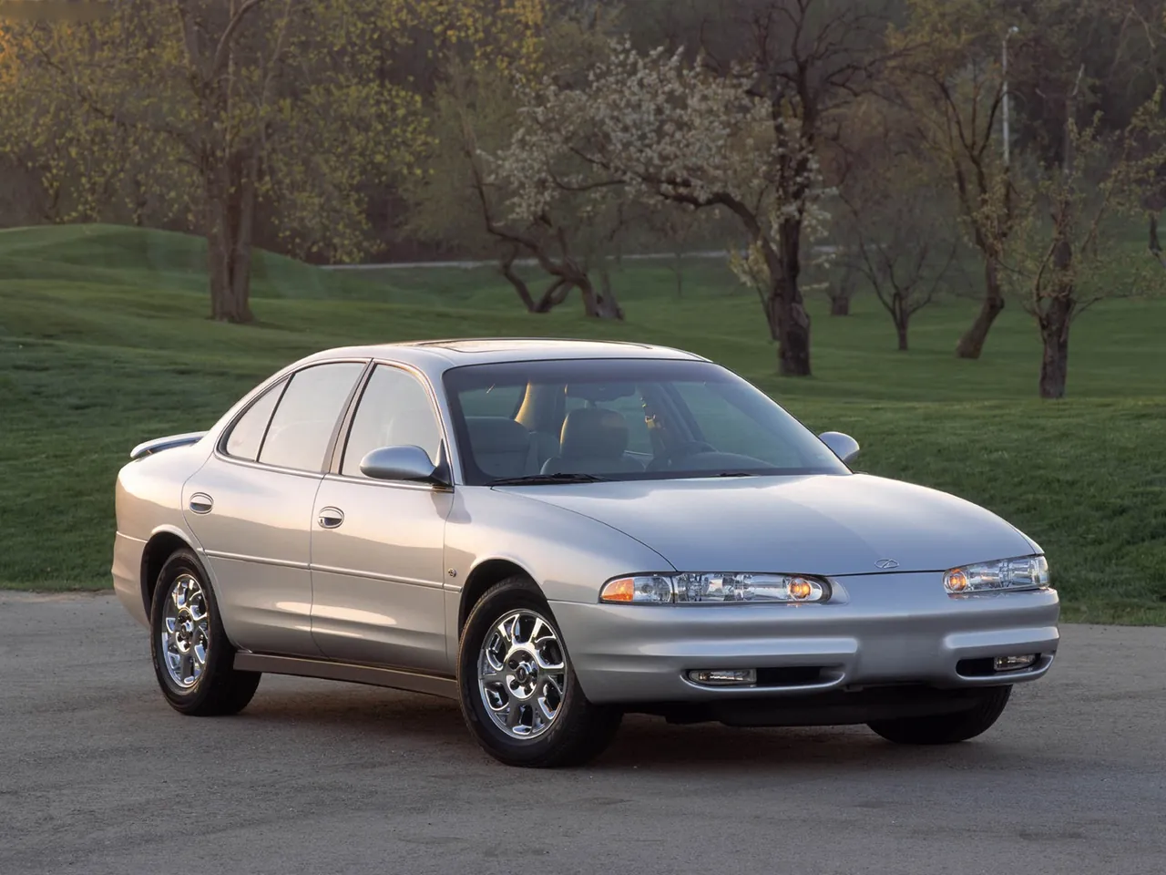 Oldsmobile Intrigue (2002)