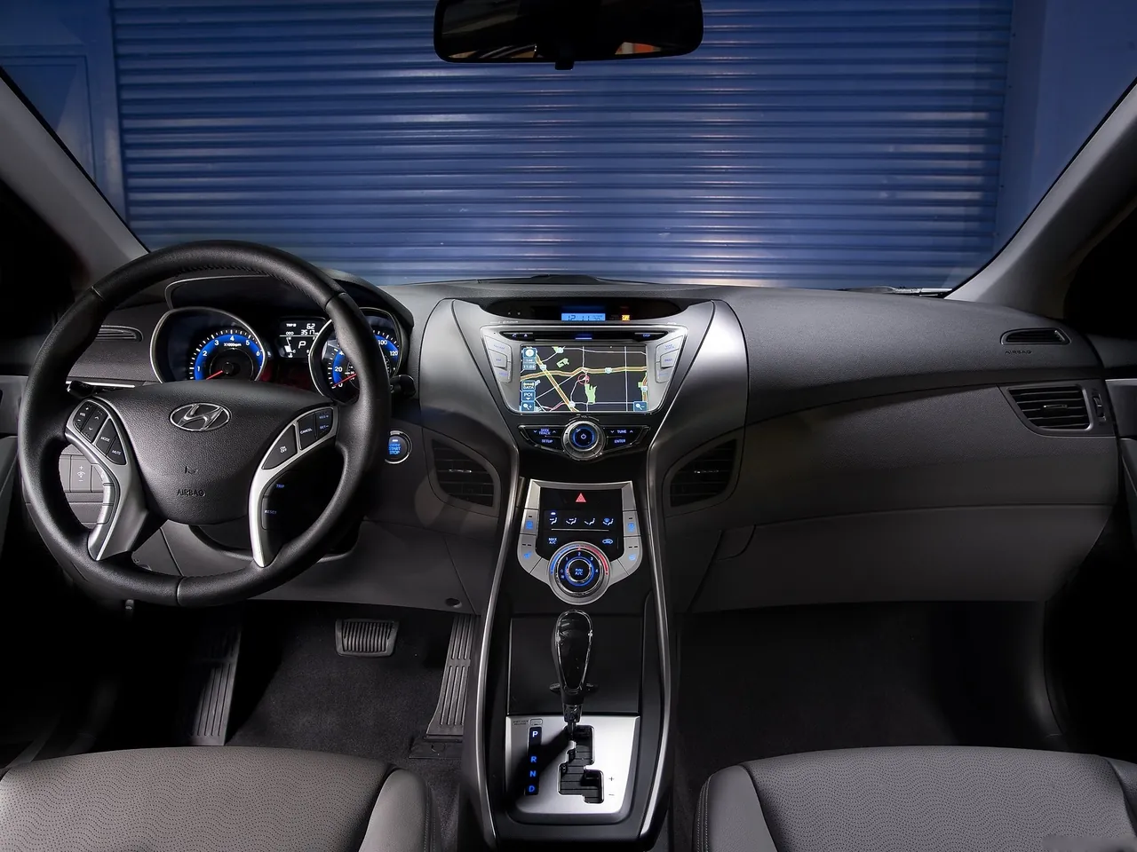 Hyundai Elantra (2011) - Interior