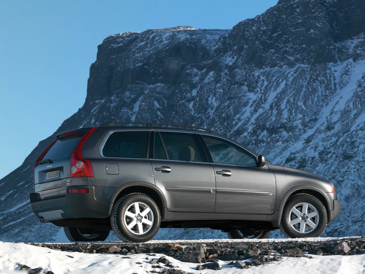 Volvo XC90 V8 AWD (2004) – zadní tříčtvrteční pohled