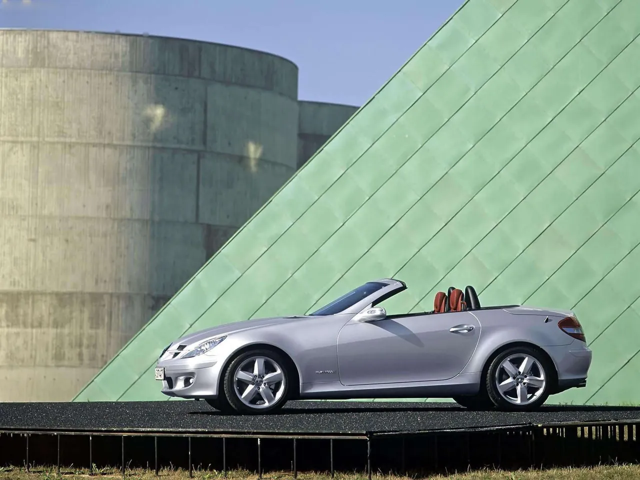 Mercedes-Benz SLK200 Kompressor (2005) - Side Profile