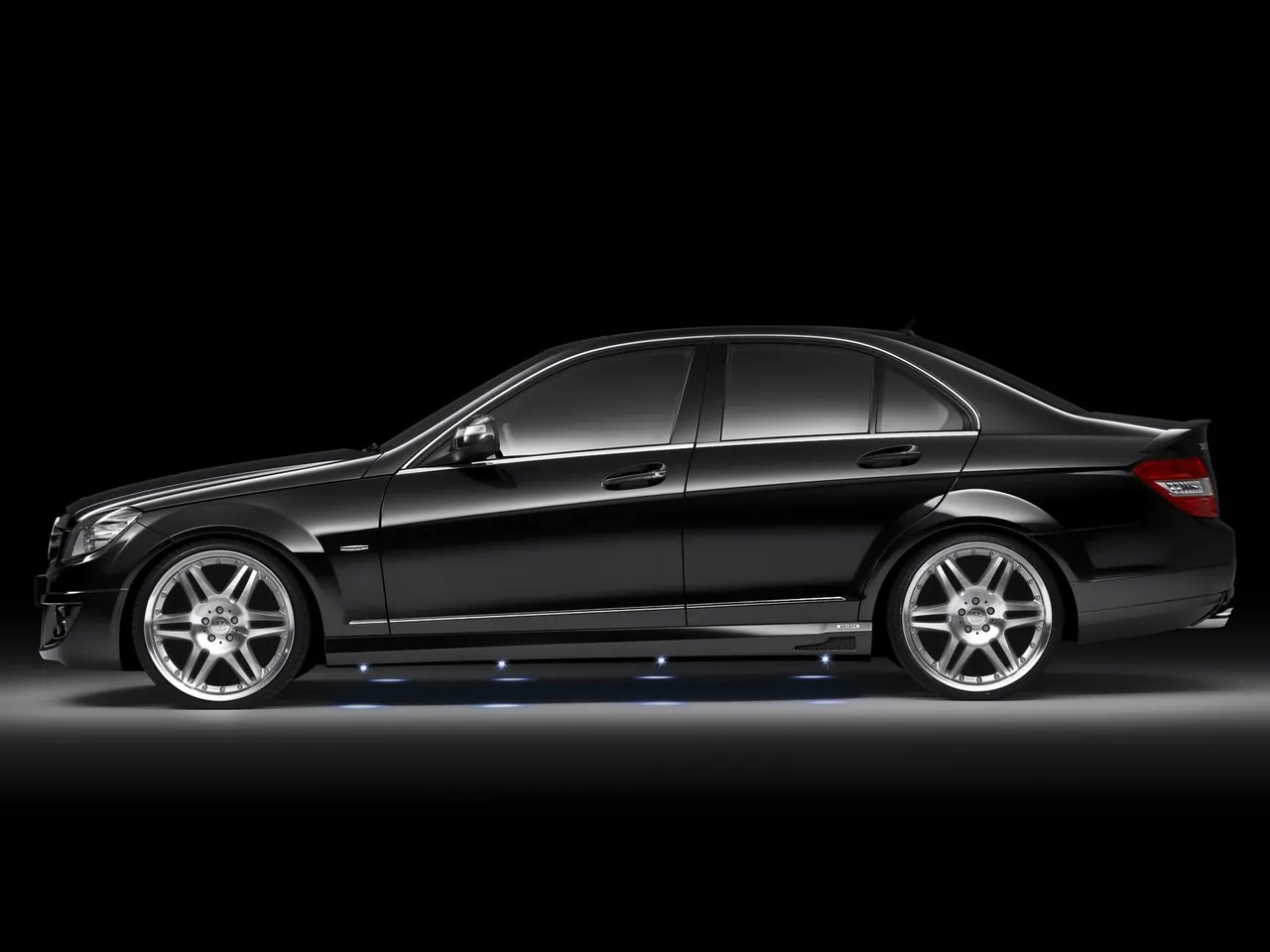 Brabus Mercedes-Benz C-Class (2008) – boční profil