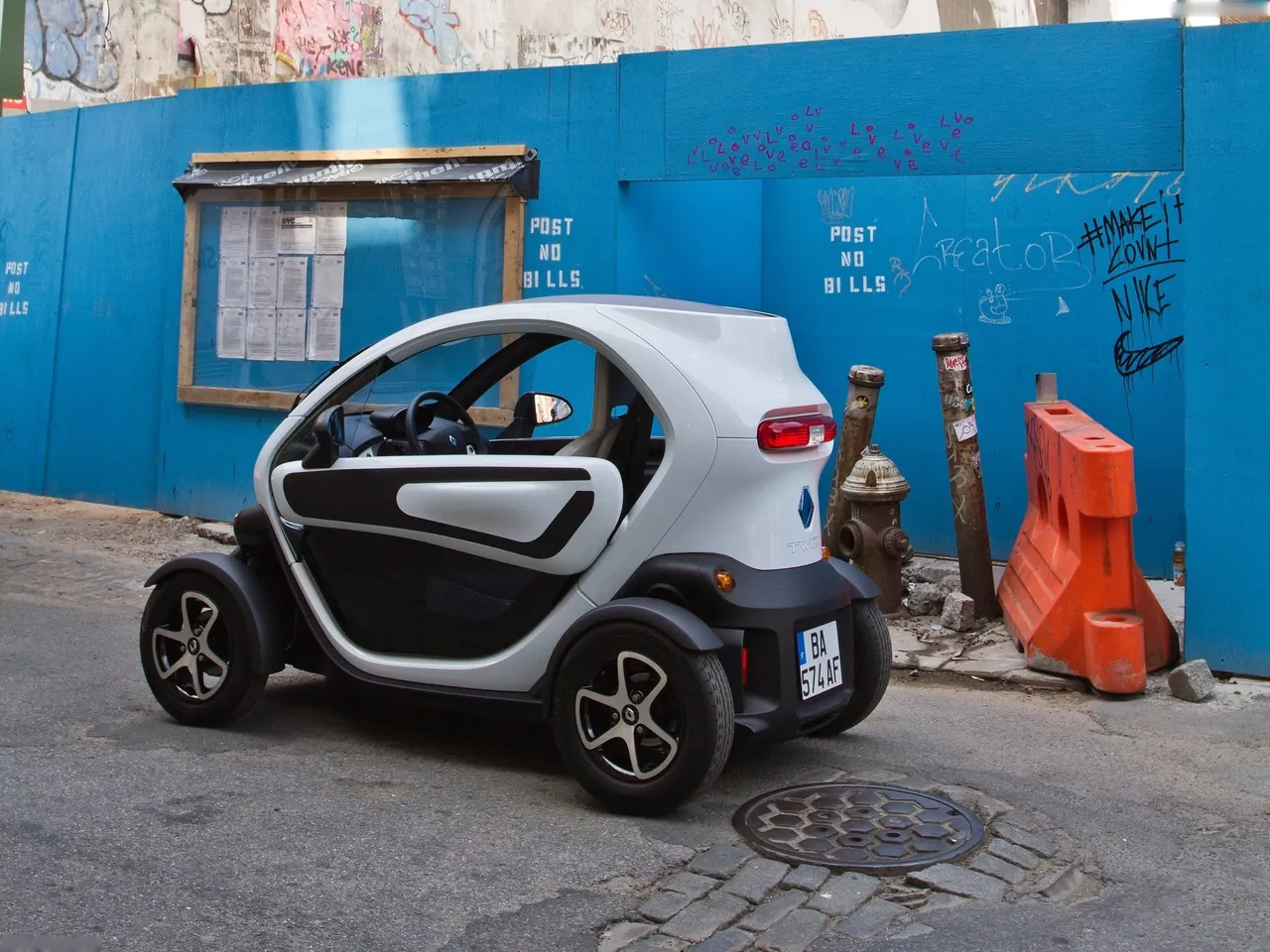 Renault Twizy (2012) – zadní tříčtvrteční pohled