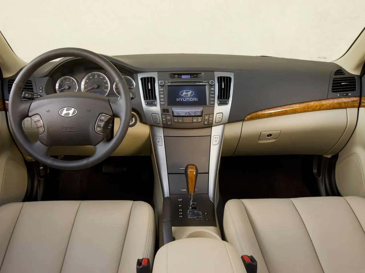 Hyundai Sonata (2009) – interiér