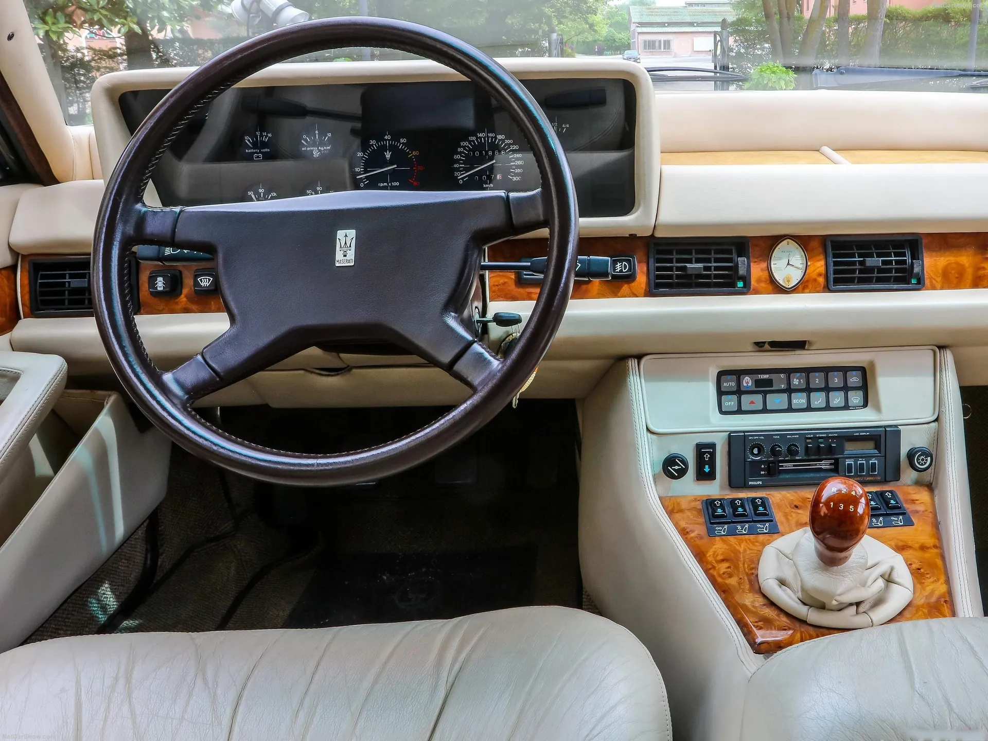 Maserati Quattroporte Royale (1986) - Interior