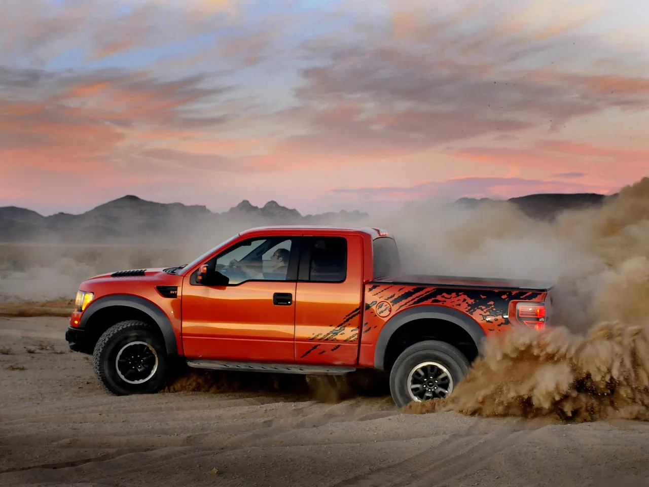 Ford F-150 SVT Raptor R (2010) – boční profil