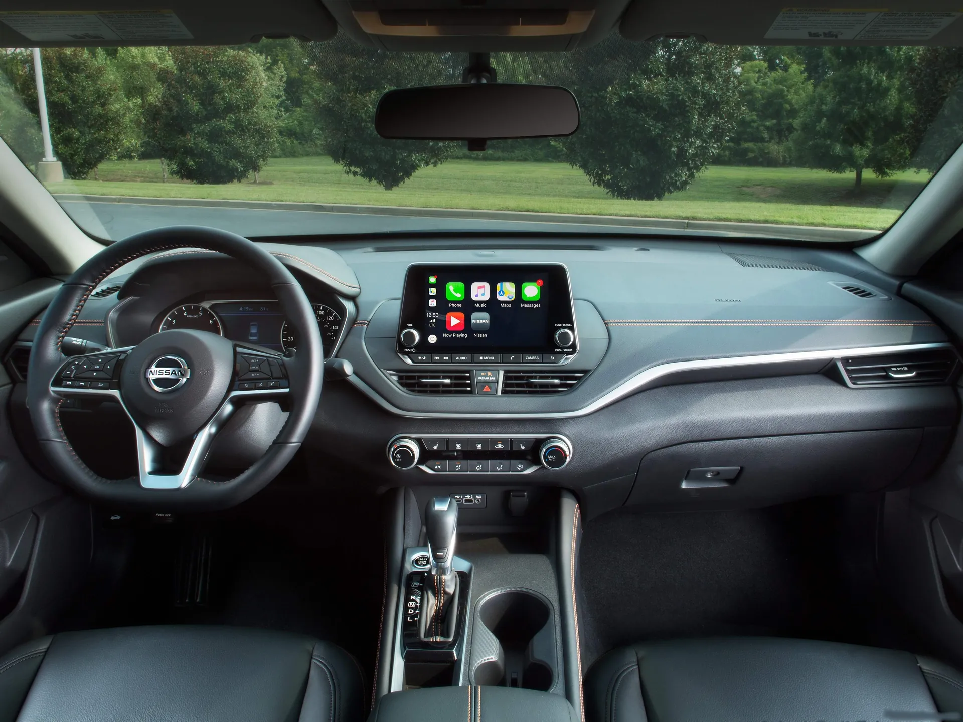 Nissan Altima (2019) – interiér