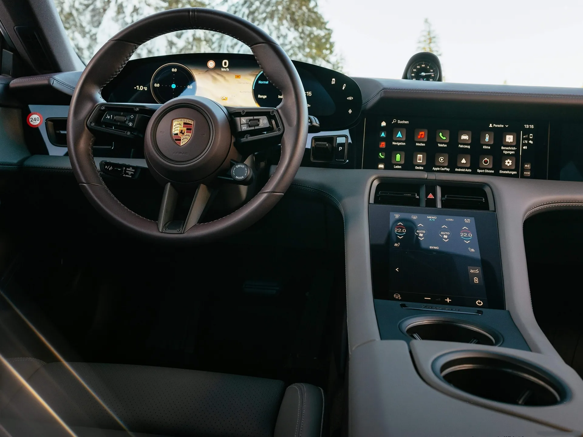 Porsche Taycan Sport Turismo (2022) - Interior