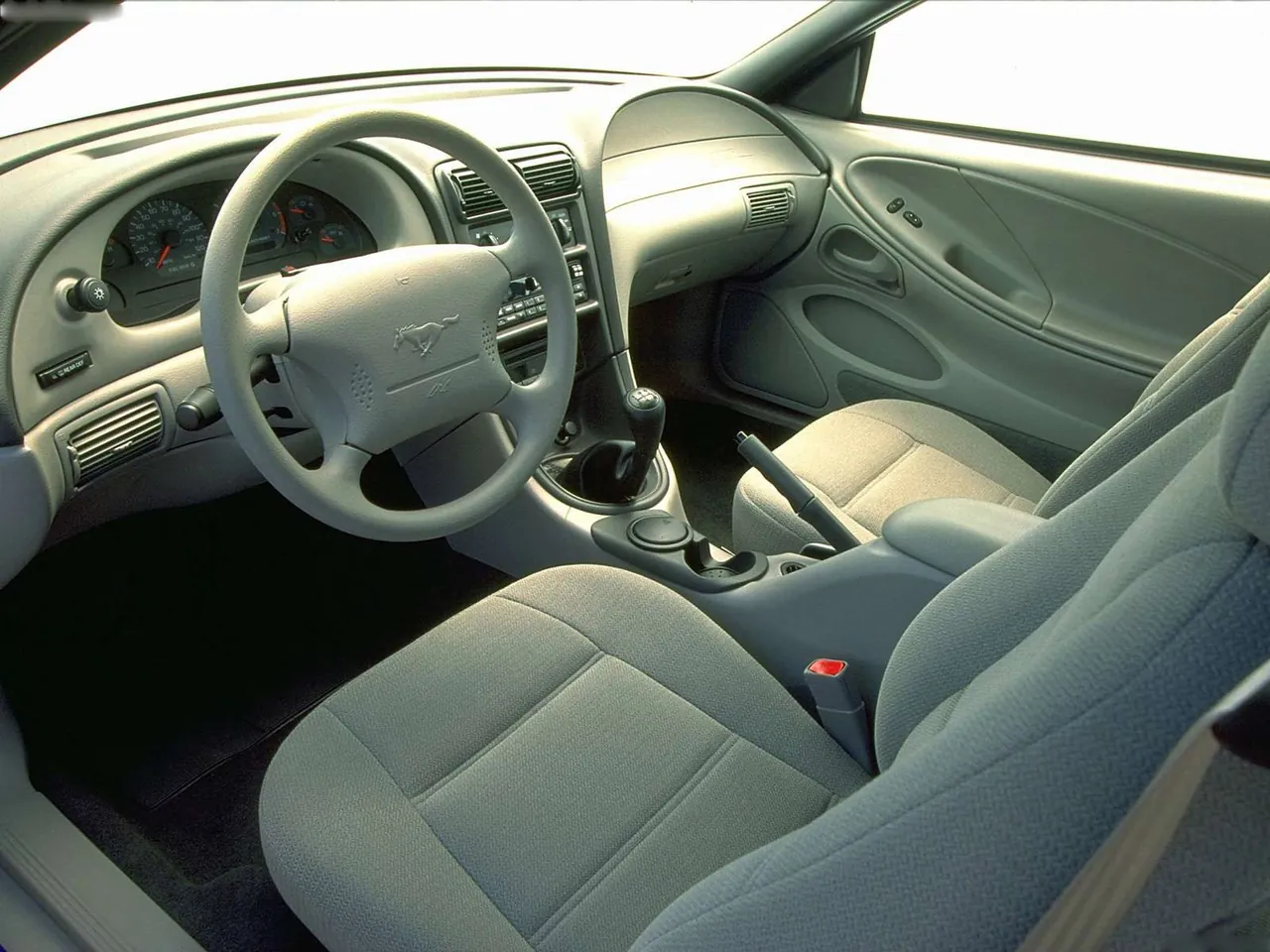Ford Mustang (1999) – interiér