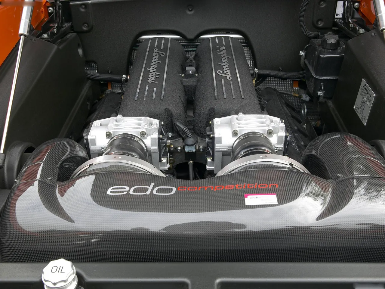 Edo Lamborghini Gallardo (2005) – motorový prostor