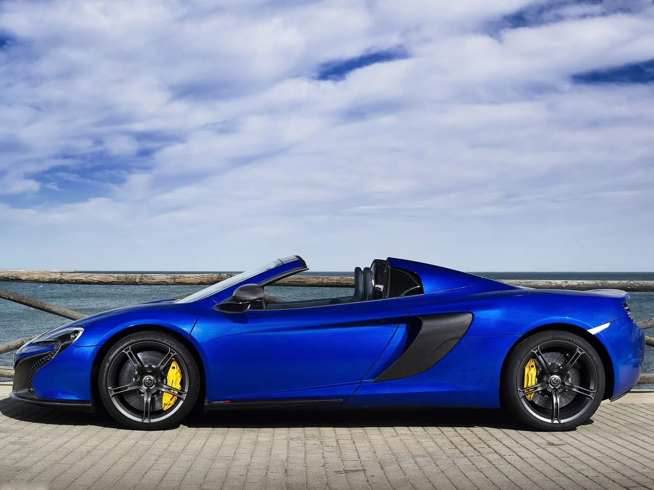 McLaren 650S Spider (2015) - Side Profile