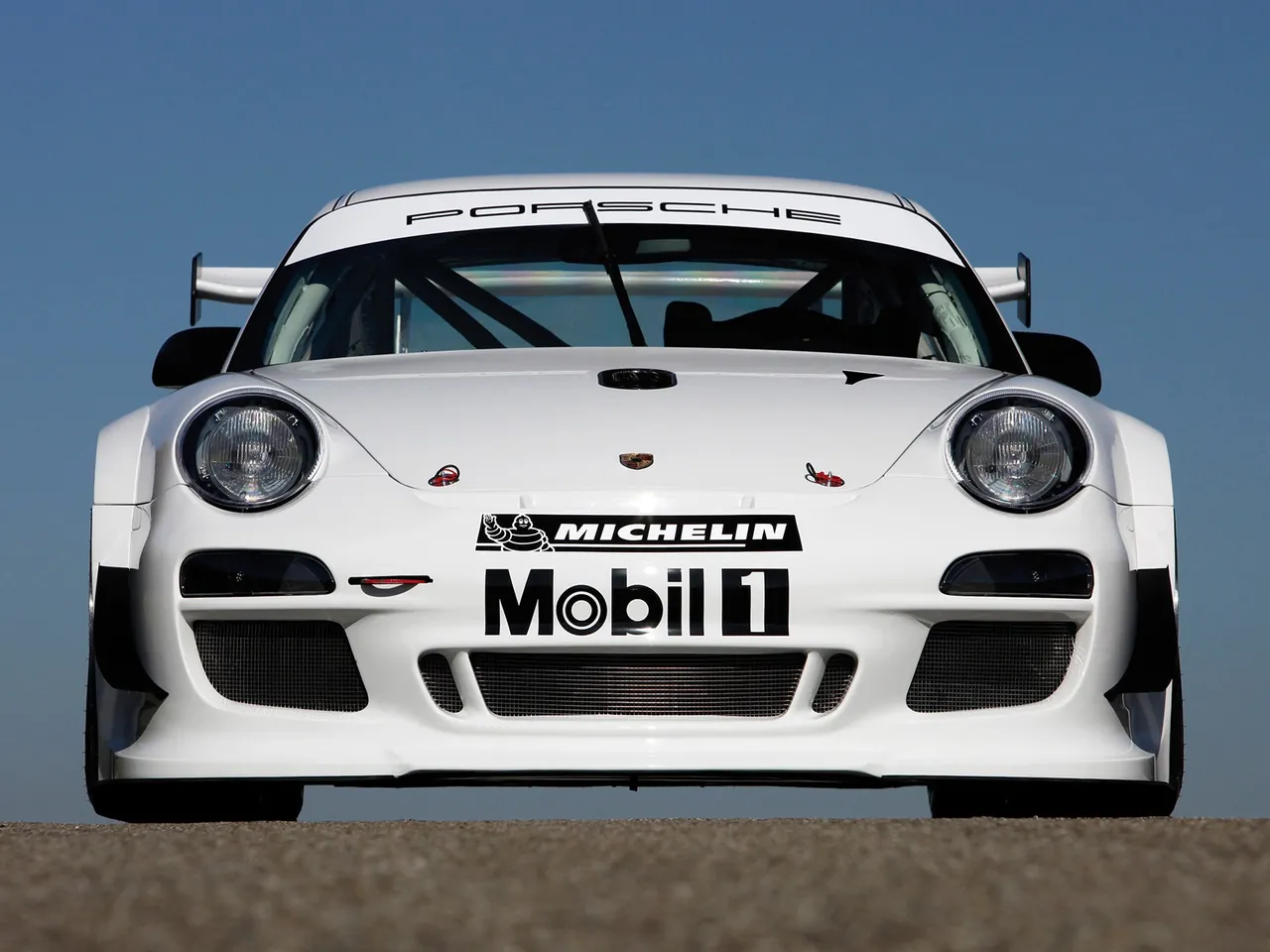 Porsche 911 GT3 R (2010) - Front