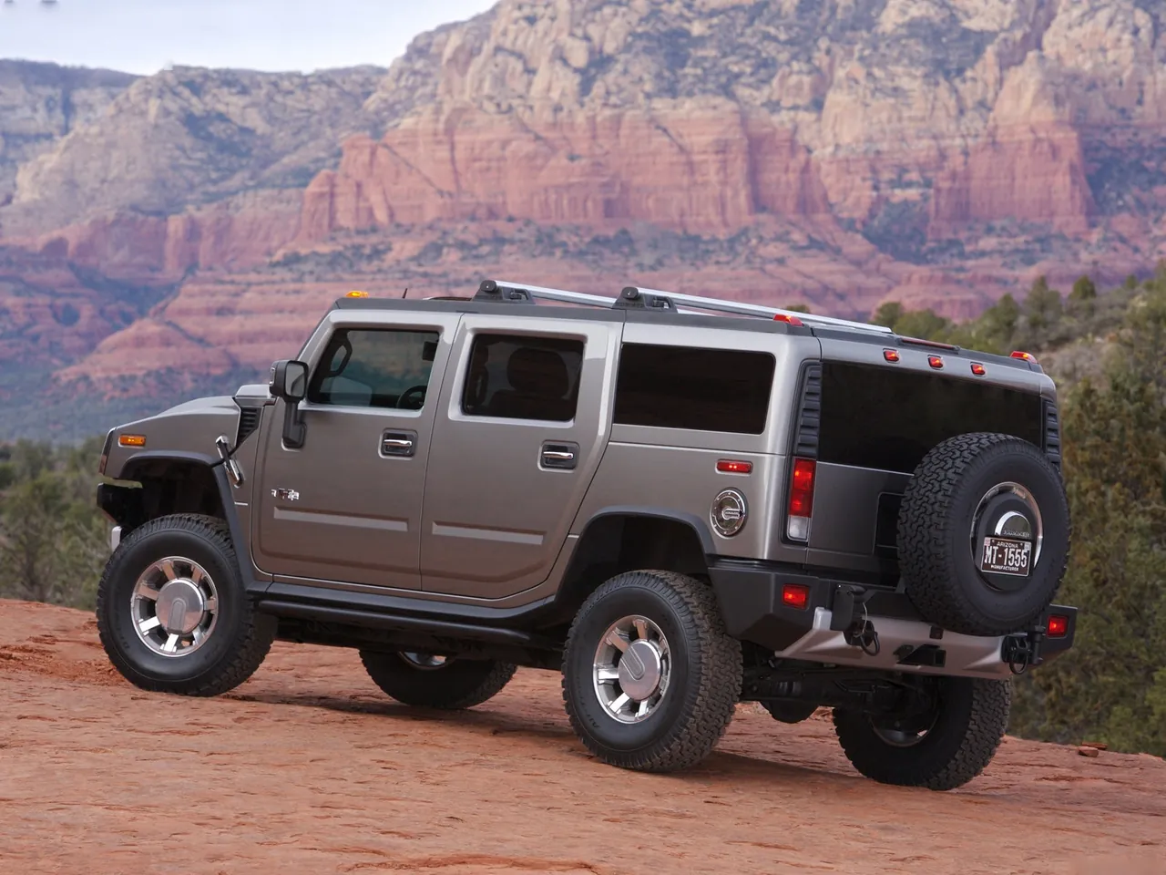 Hummer H2 (2008) – zadní tříčtvrteční pohled