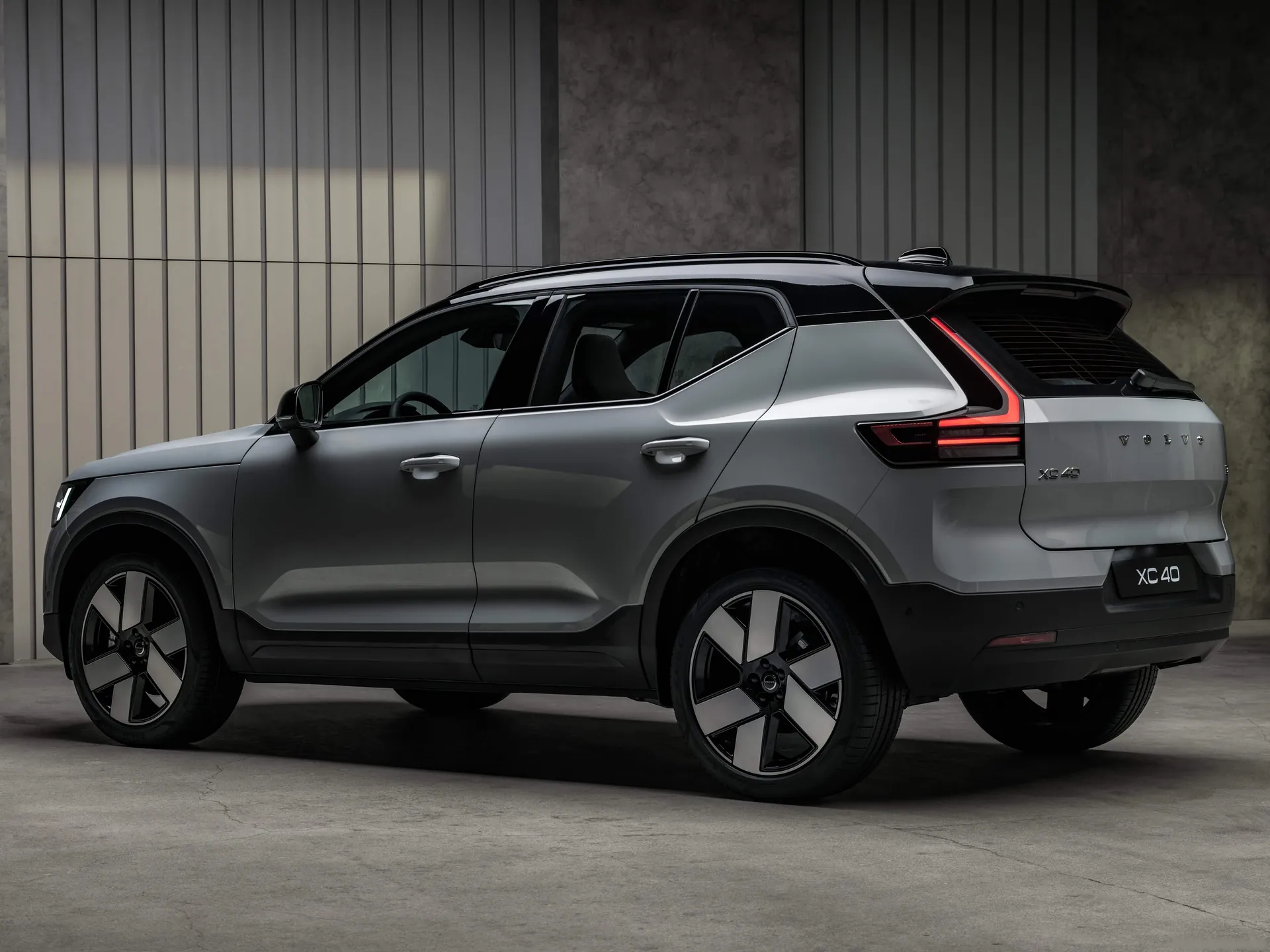 Volvo XC40 (2027) – zadní tříčtvrteční pohled