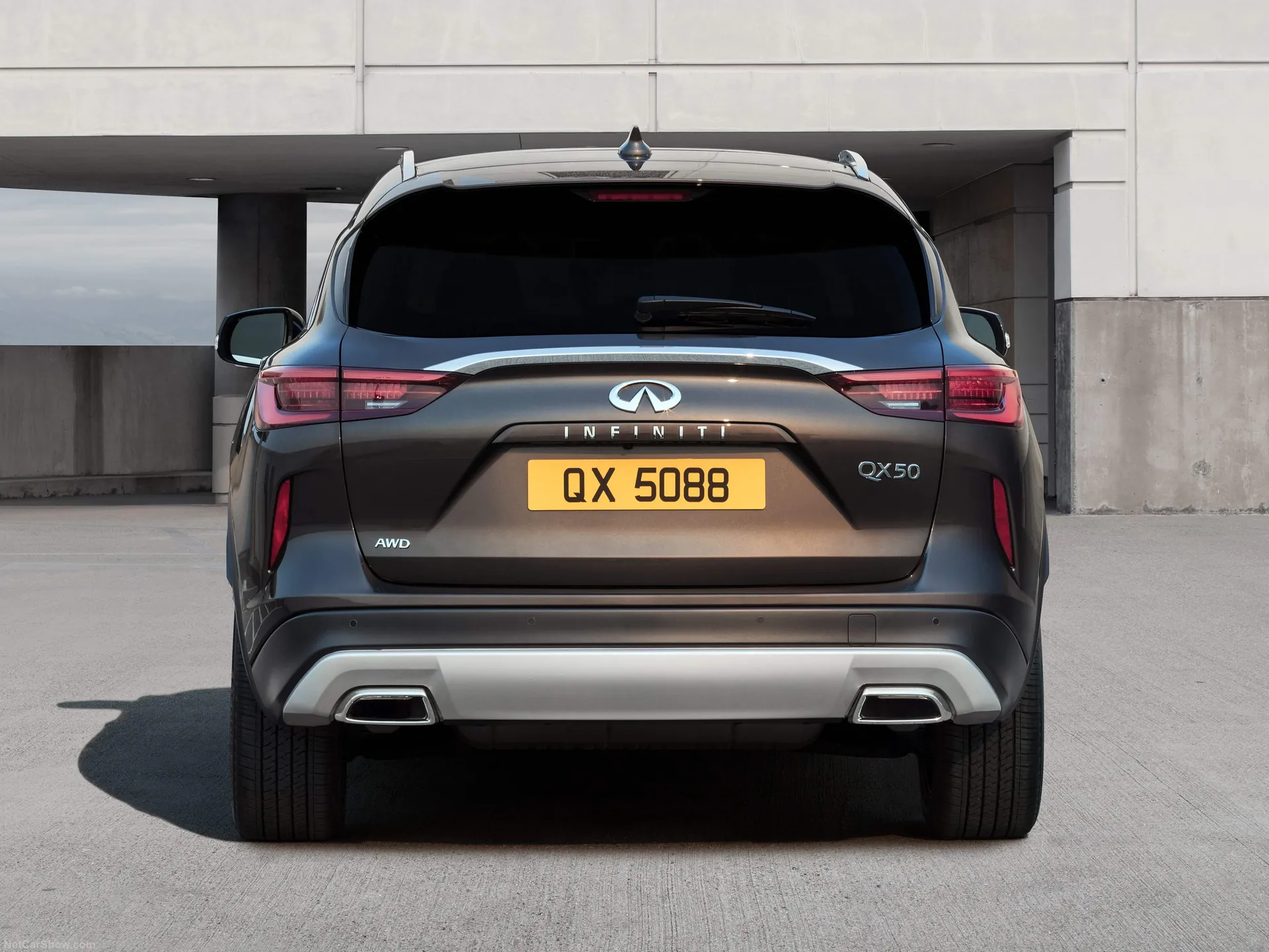 Infiniti QX50 (2019) – zezadu