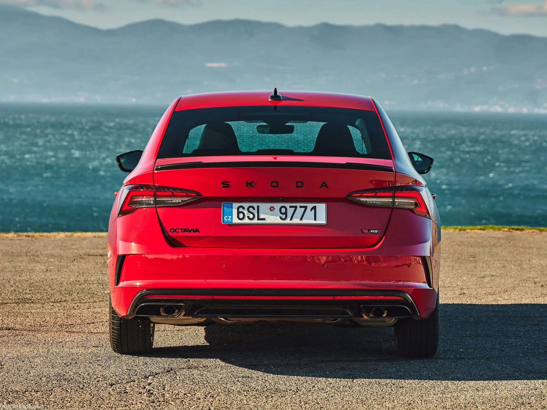 Skoda Octavia RS (2025) – zezadu