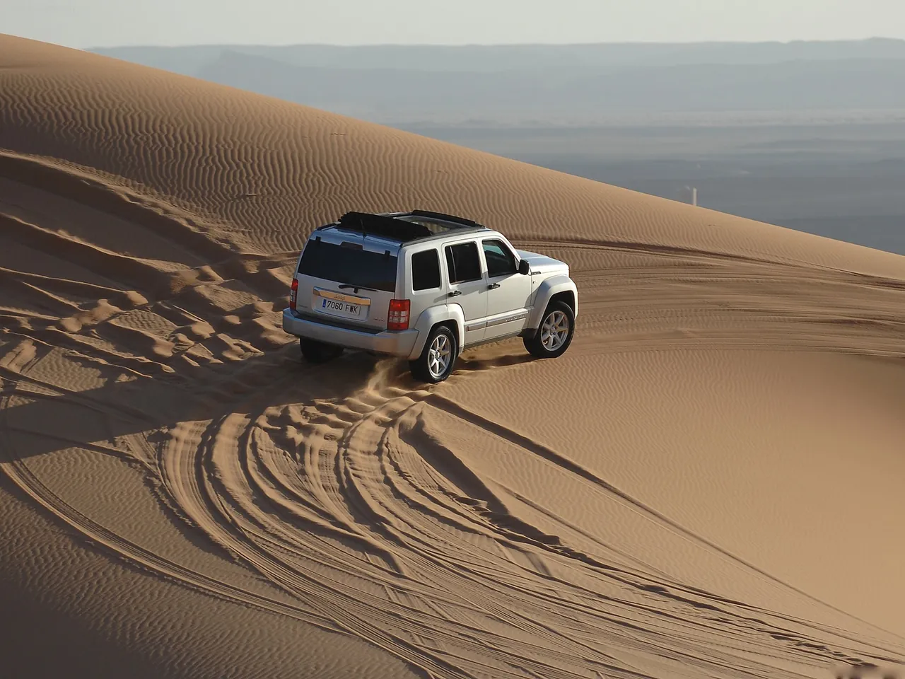 Jeep Cherokee (2008) – zadní tříčtvrteční pohled