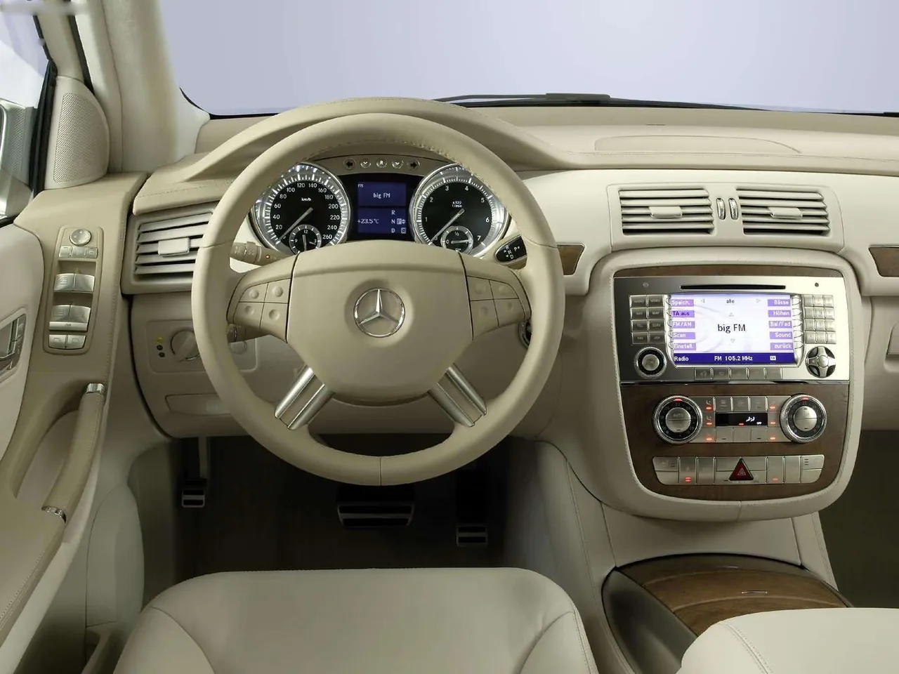 Mercedes-Benz Grand Sports Tourer Vision R Concept (2004) - Interior