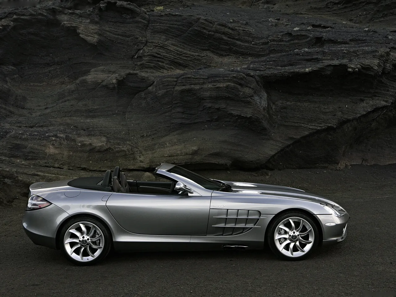 Mercedes-Benz SLR McLaren Roadster (2008) – boční profil