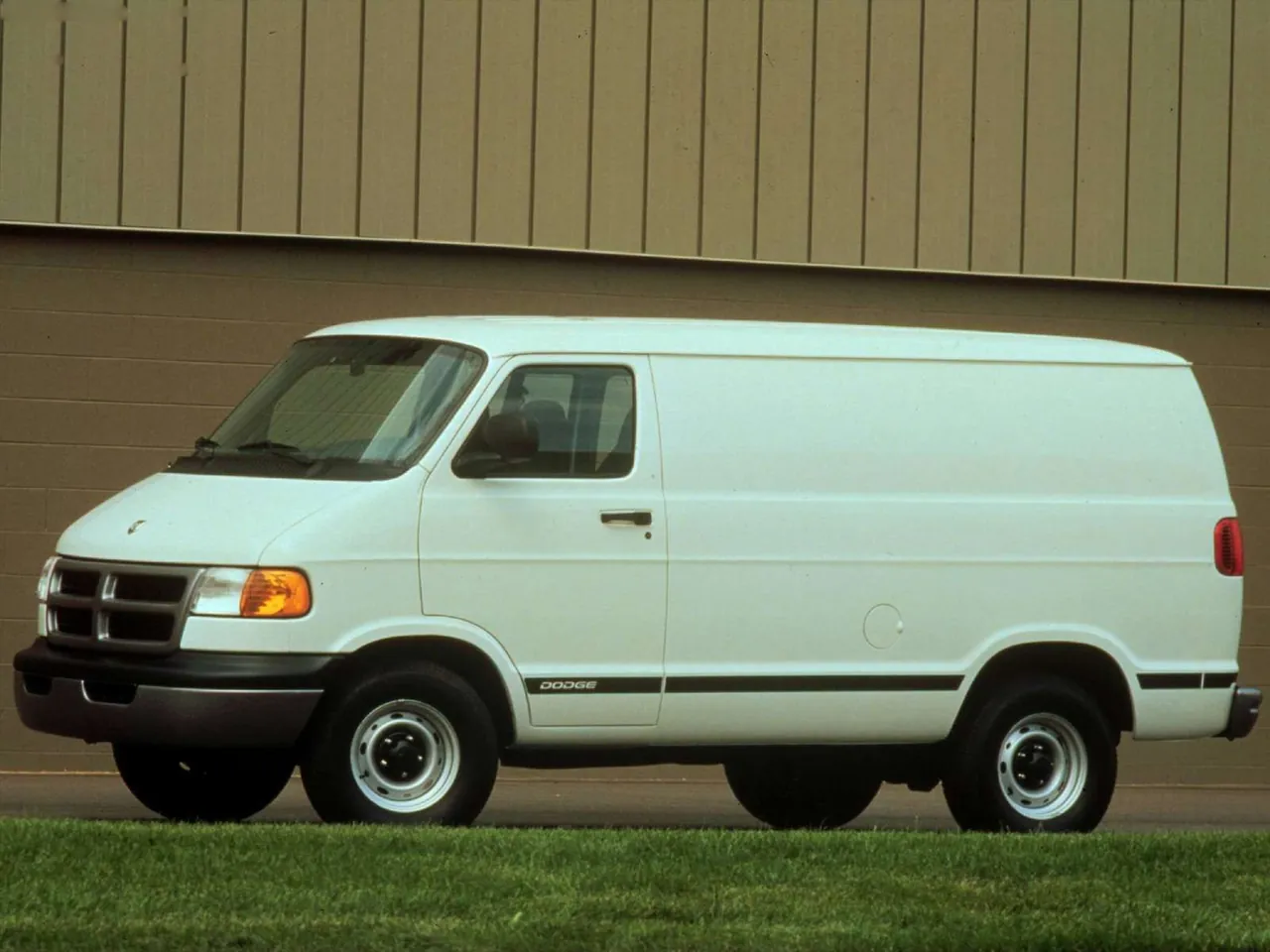 Dodge Ram Van (1998)