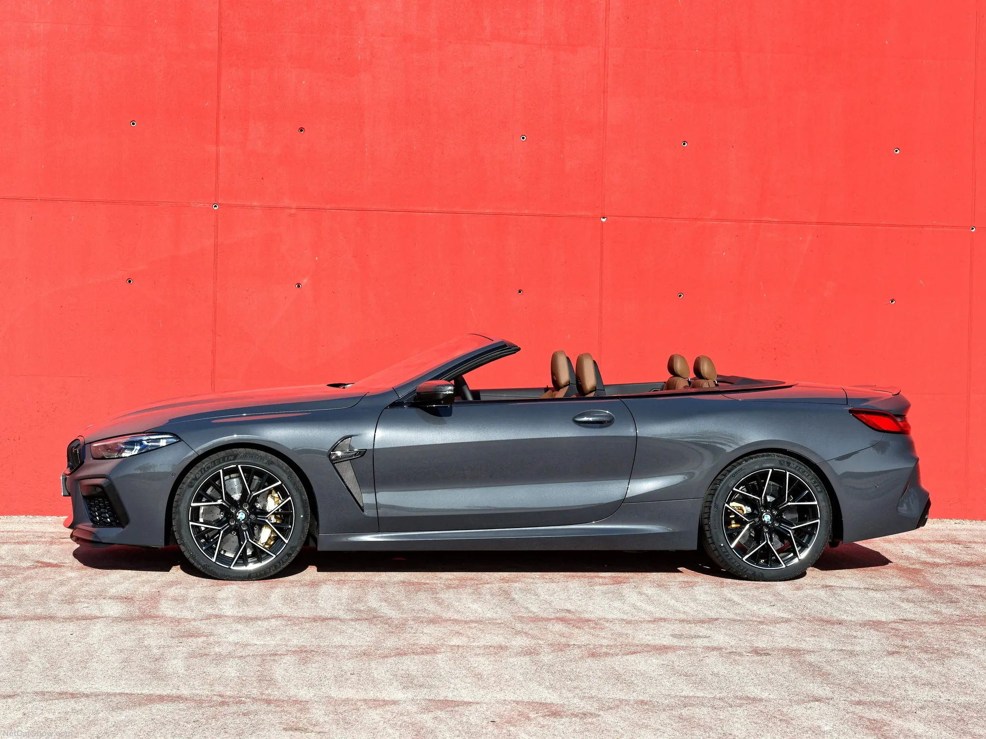 BMW M8 Competition Convertible (2020) – boční profil