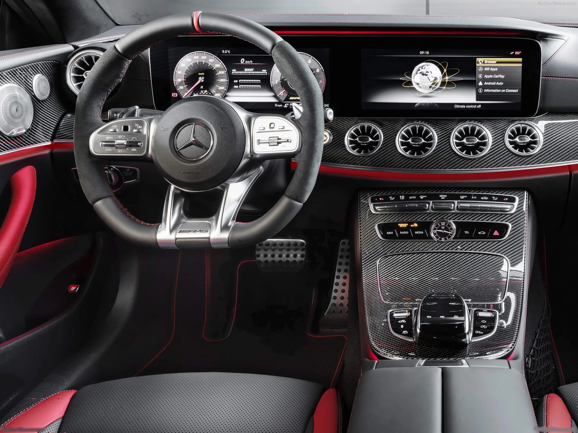 Mercedes-Benz E53 AMG Coupe (2019) – interiér