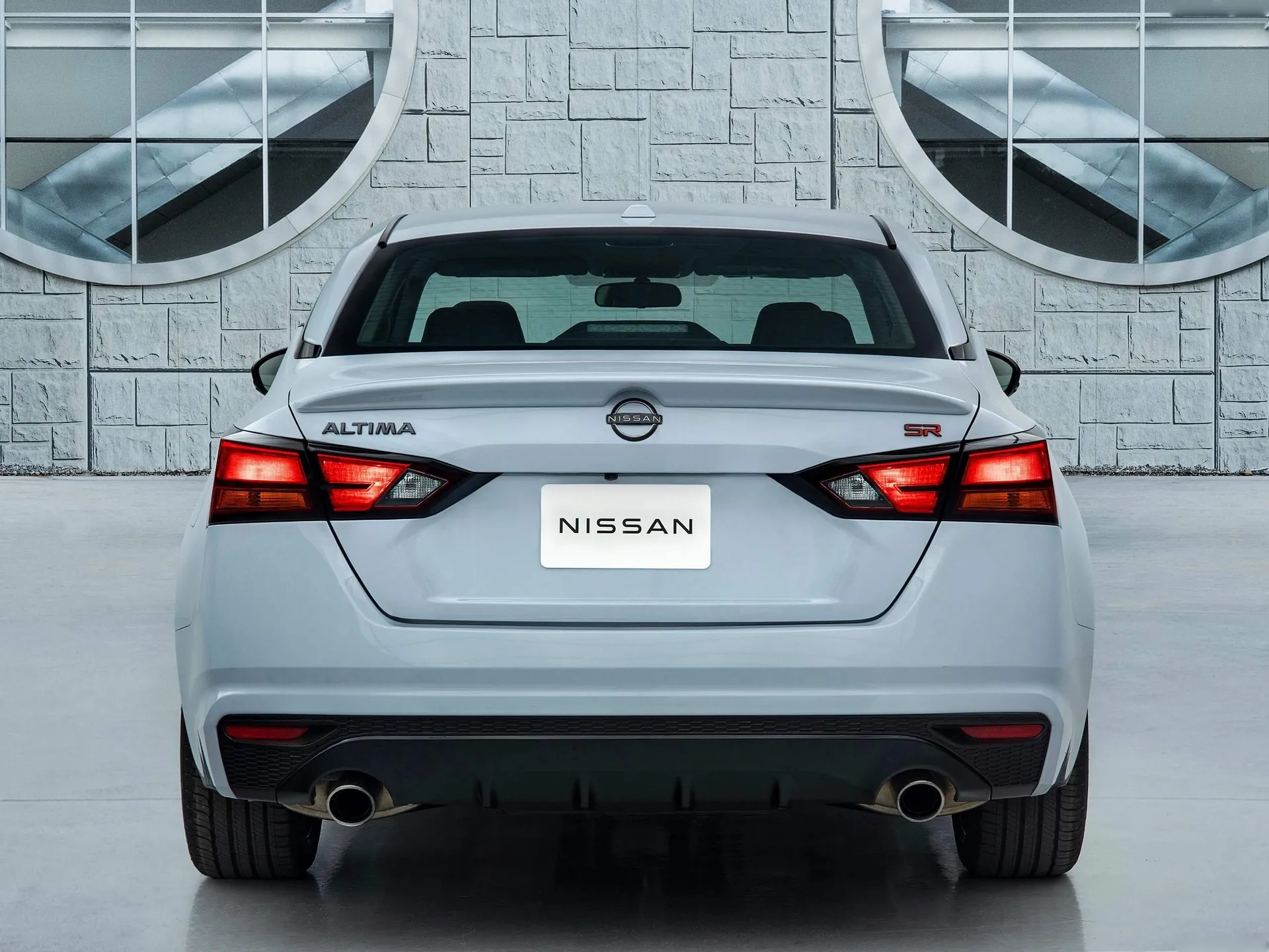 Nissan Altima (2023) – zezadu