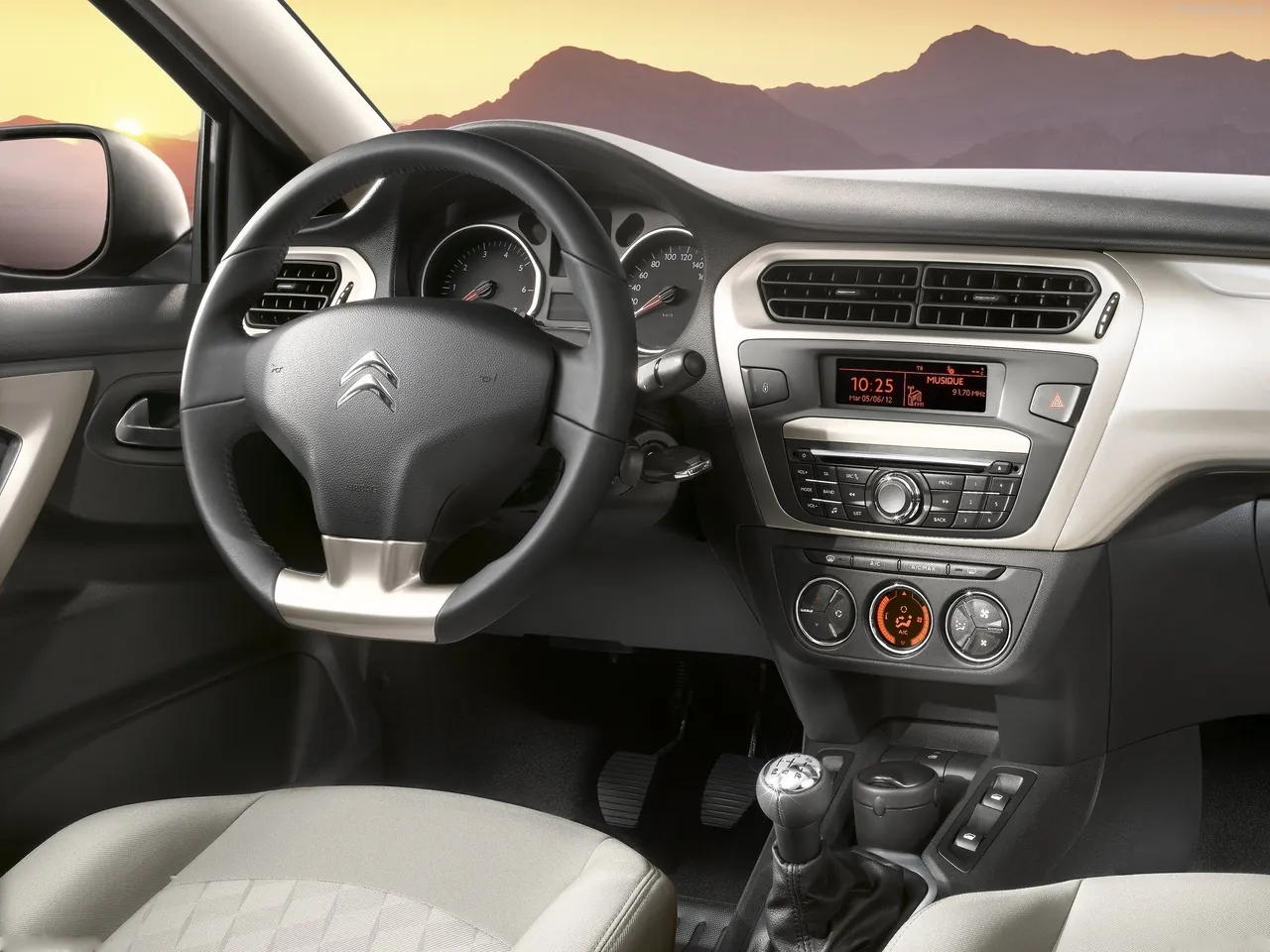 Citroen C-Elysee (2013) – interiér