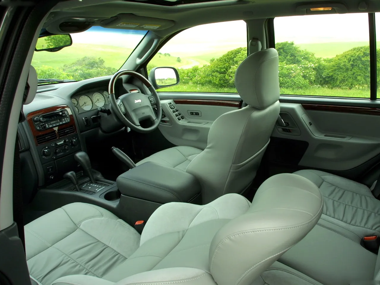 Jeep Grand Cherokee [UK] (2003) - Interior