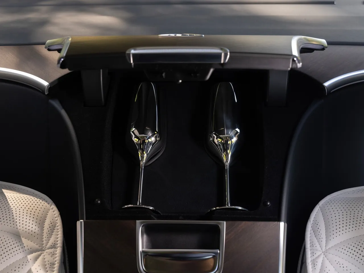 Mercedes-Benz S680 Maybach [US] (2027)