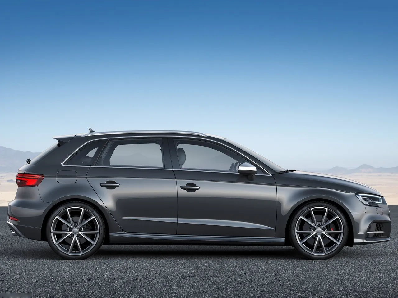 Audi S3 Sportback (2017) – boční profil