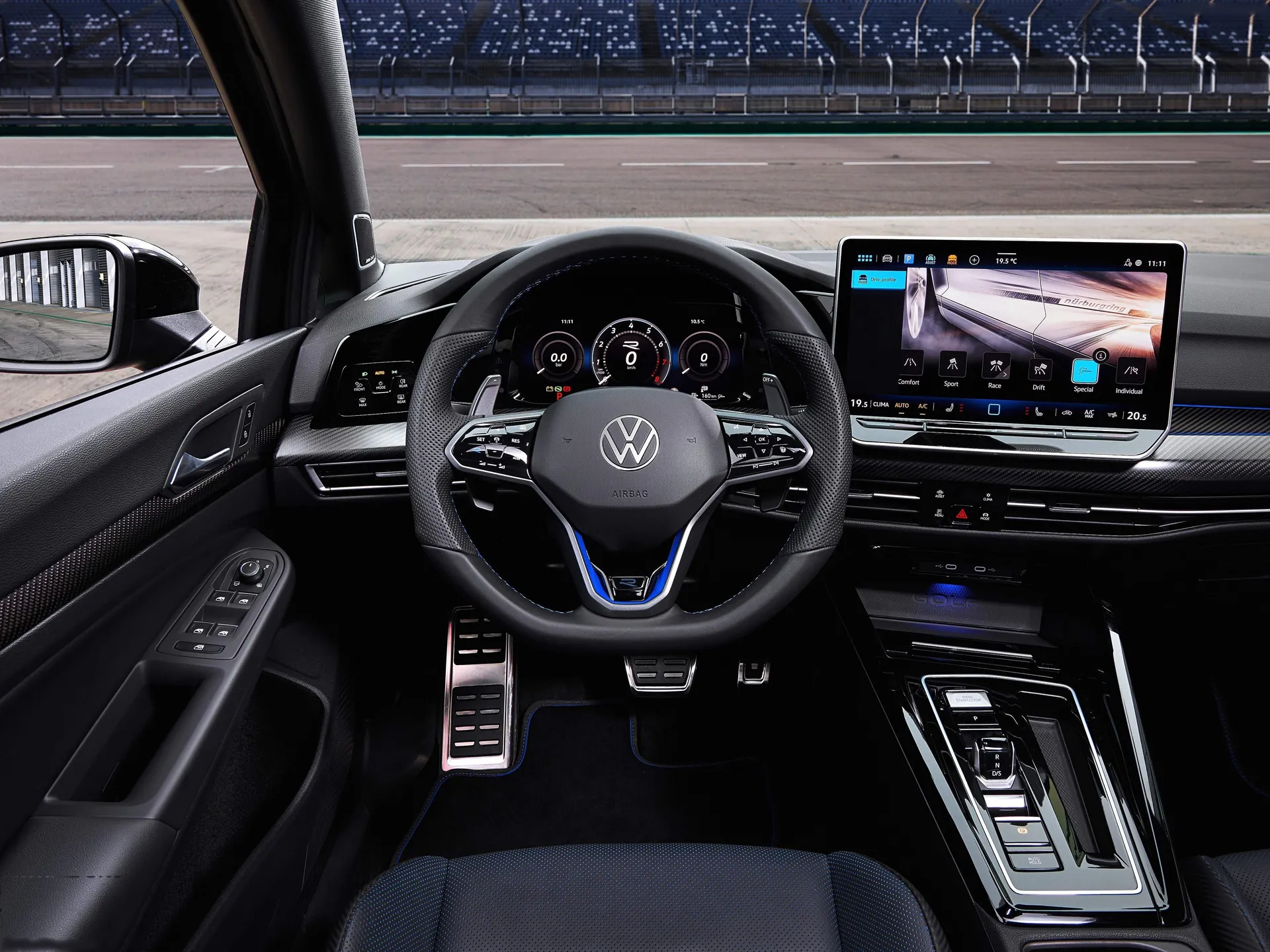 Volkswagen Golf R (2025) – interiér