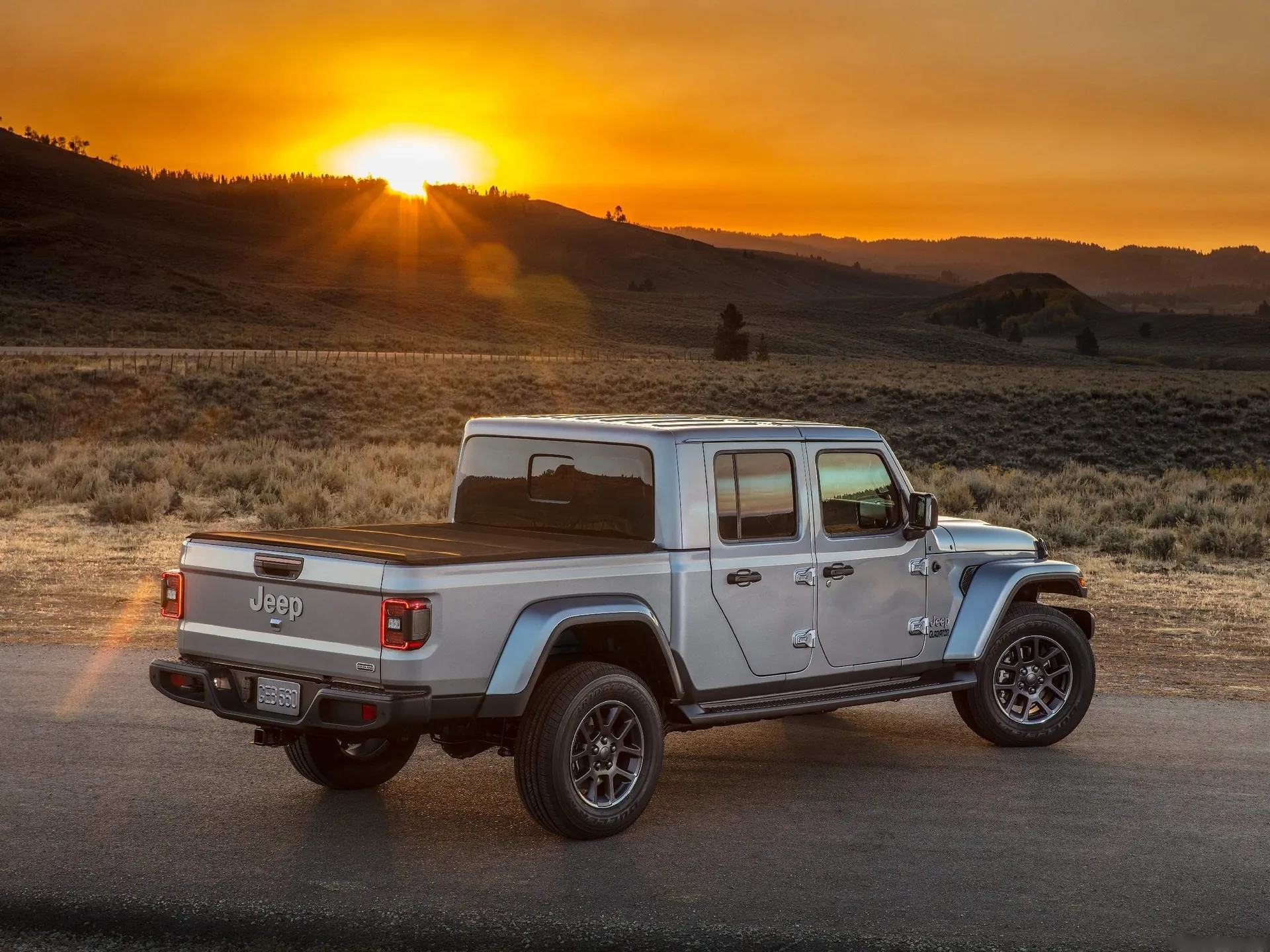 Jeep Gladiator (2020) – zadní tříčtvrteční pohled