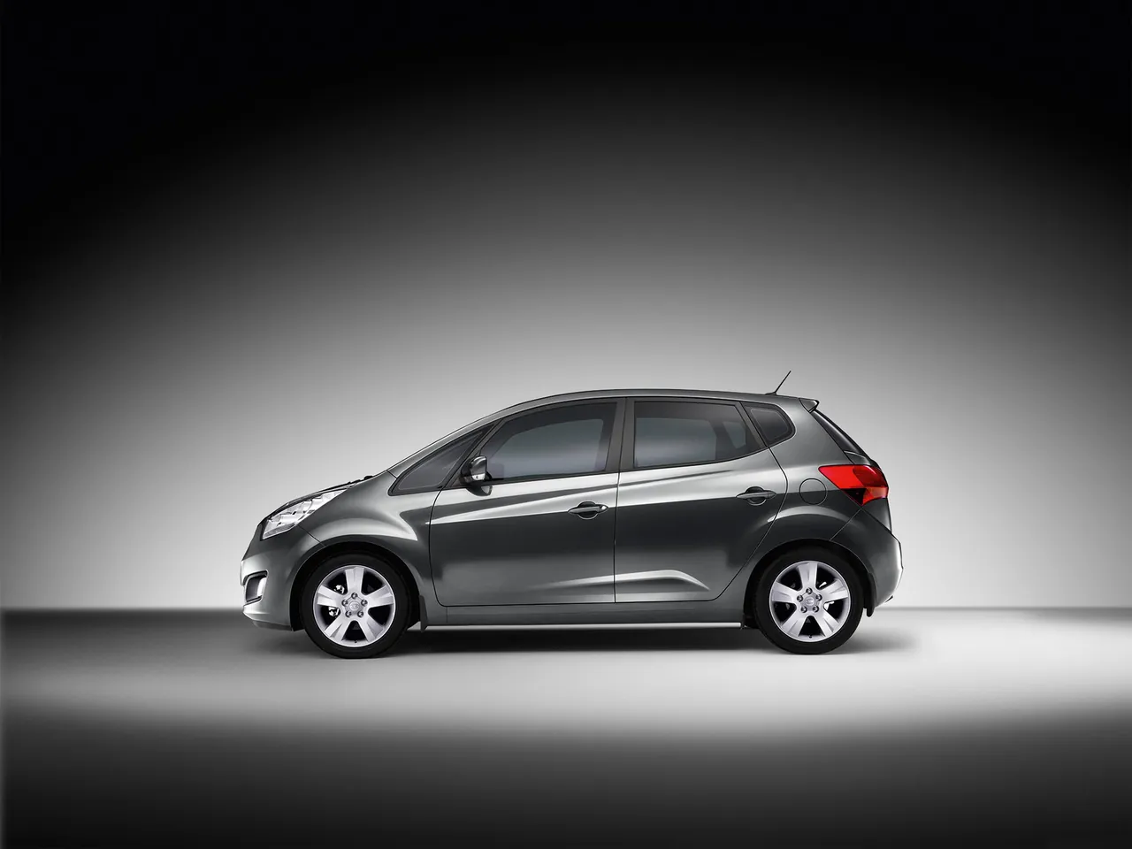 Kia Venga (2010) – boční profil