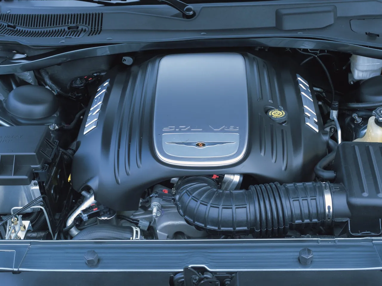 Chrysler 300C Concept (2003) – motorový prostor
