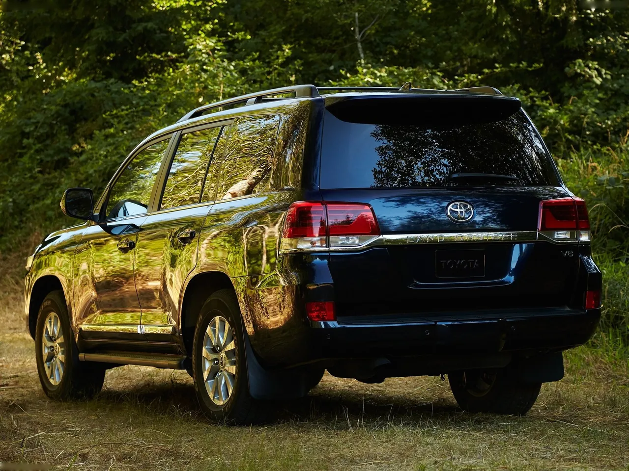 Toyota Land Cruiser (2016) – zadní tříčtvrteční pohled