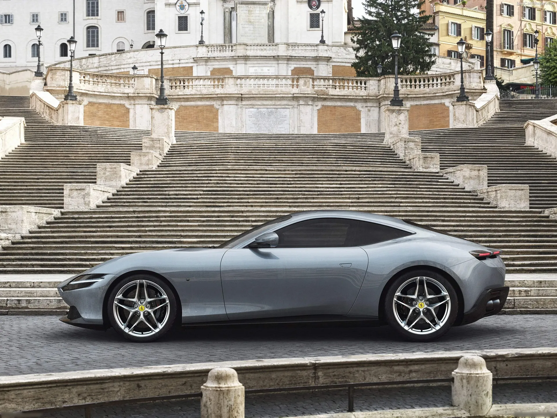 Ferrari Roma (2020) – boční profil