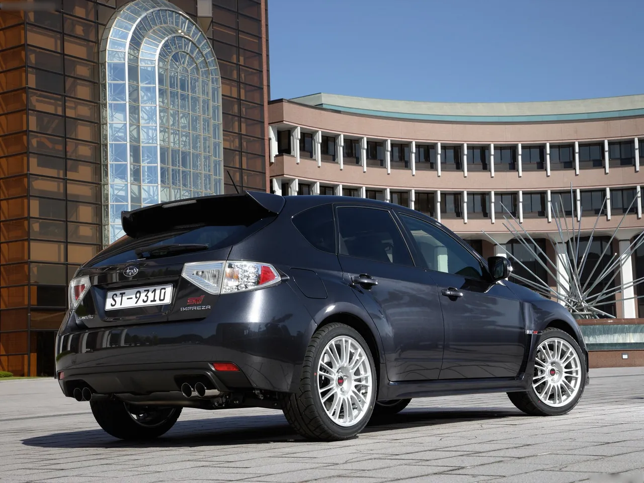 Subaru Impreza WRX STi (2008) – zadní tříčtvrteční pohled