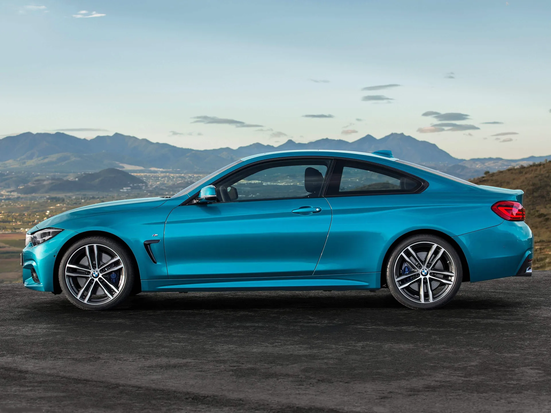 BMW 4-Series Coupe (2018) – boční profil