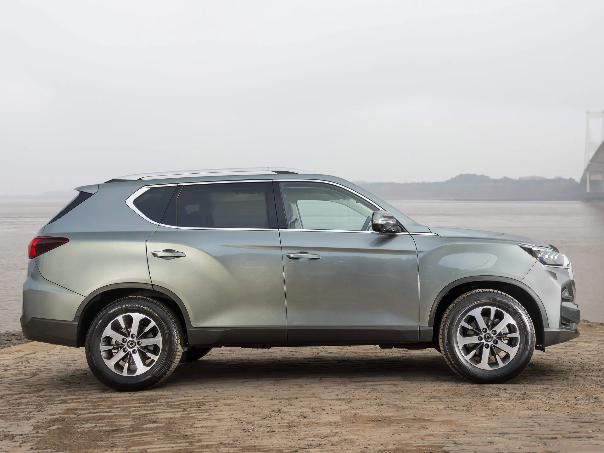 SsangYong Rexton (2021) – boční profil