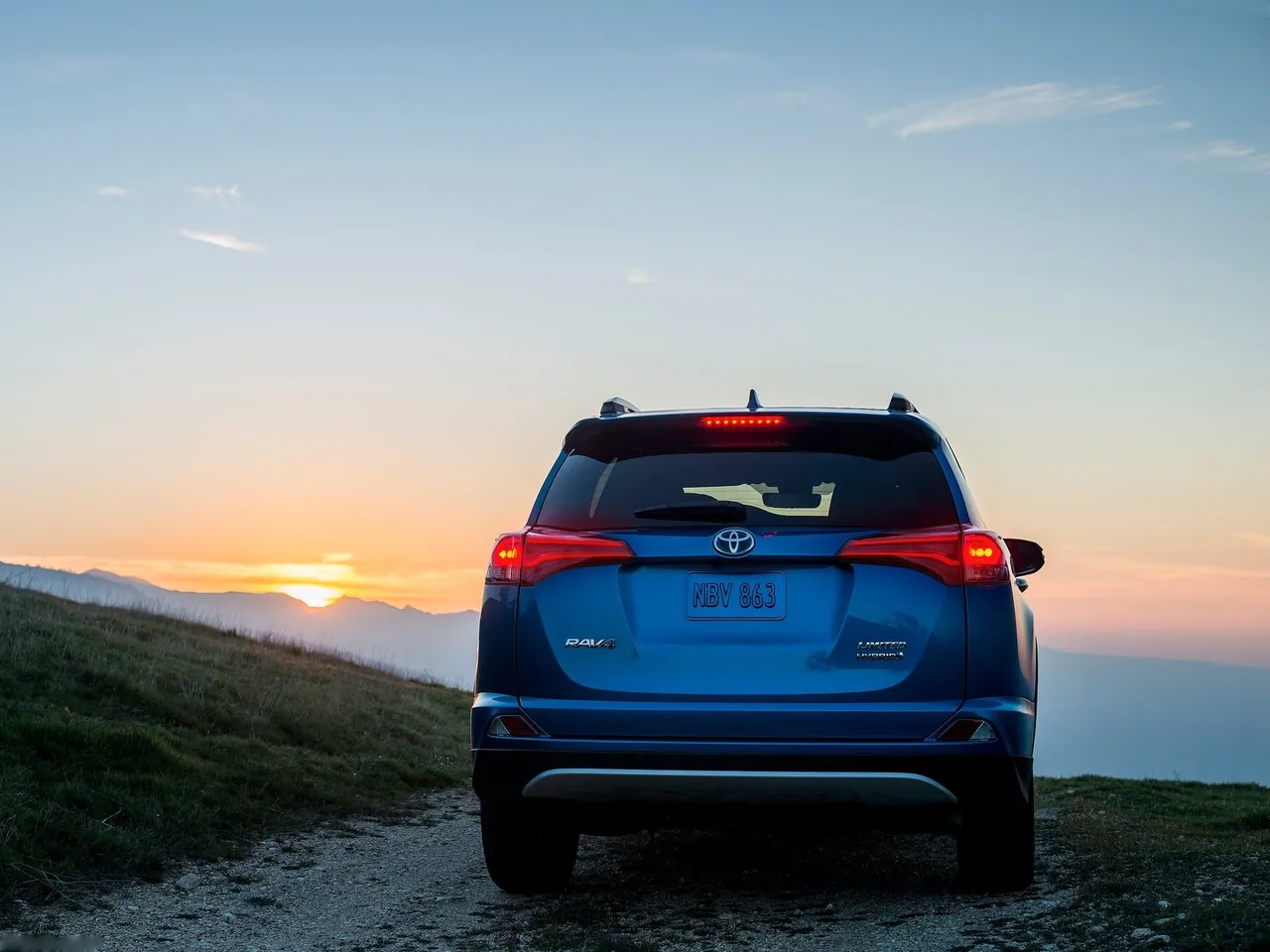 Toyota RAV4 Hybrid (2016) – zezadu