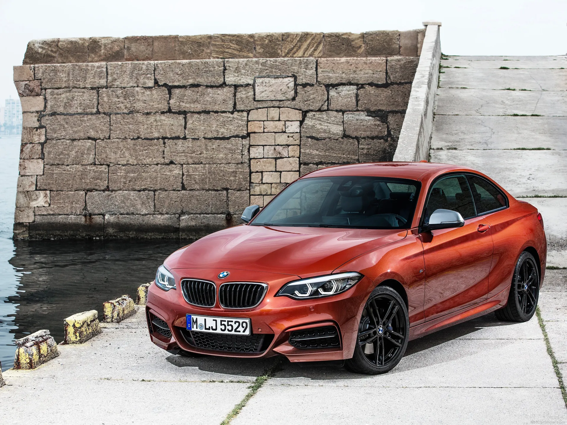 BMW M240i Coupe (2018)