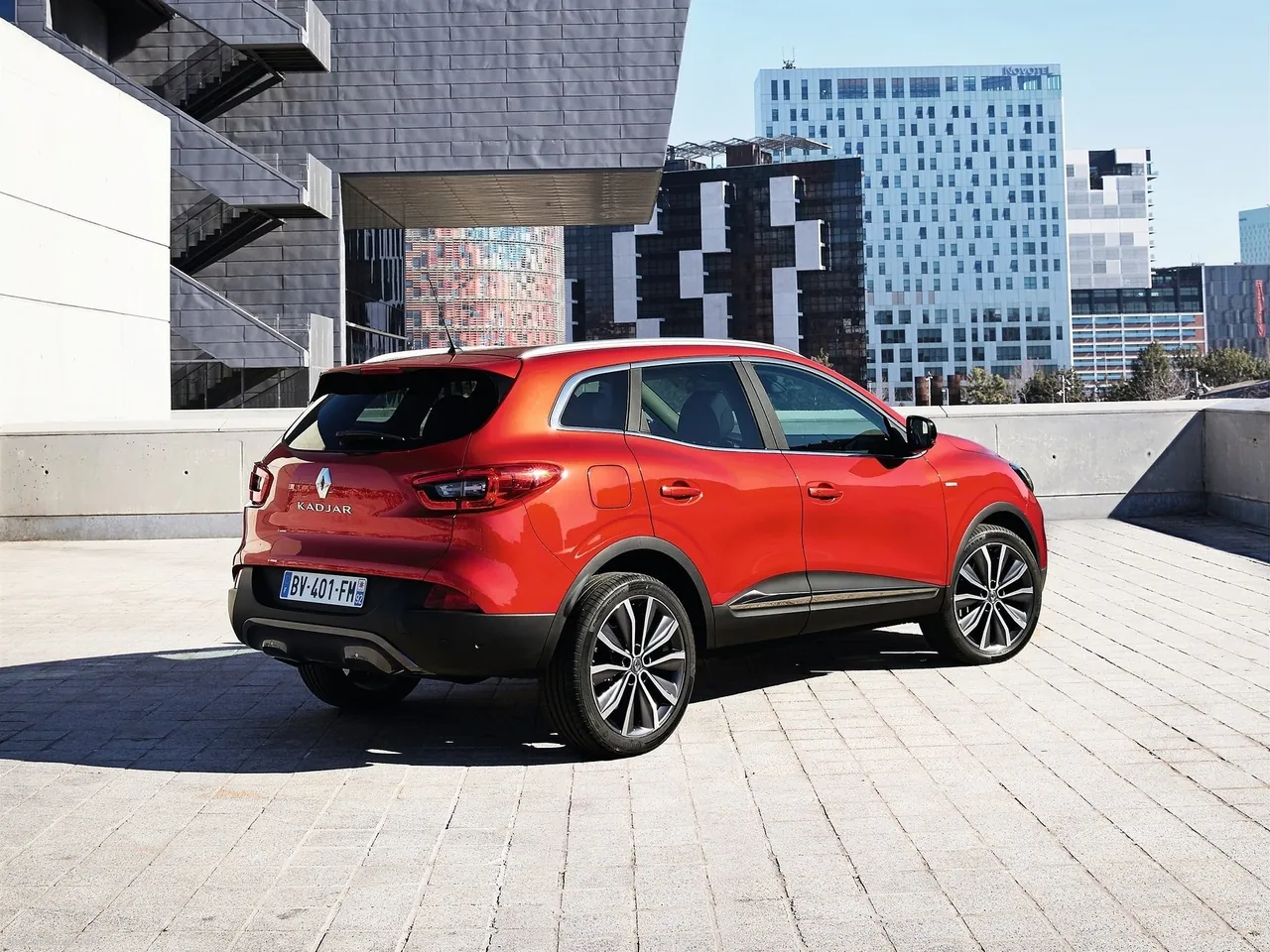 Renault Kadjar (2016) – zadní tříčtvrteční pohled