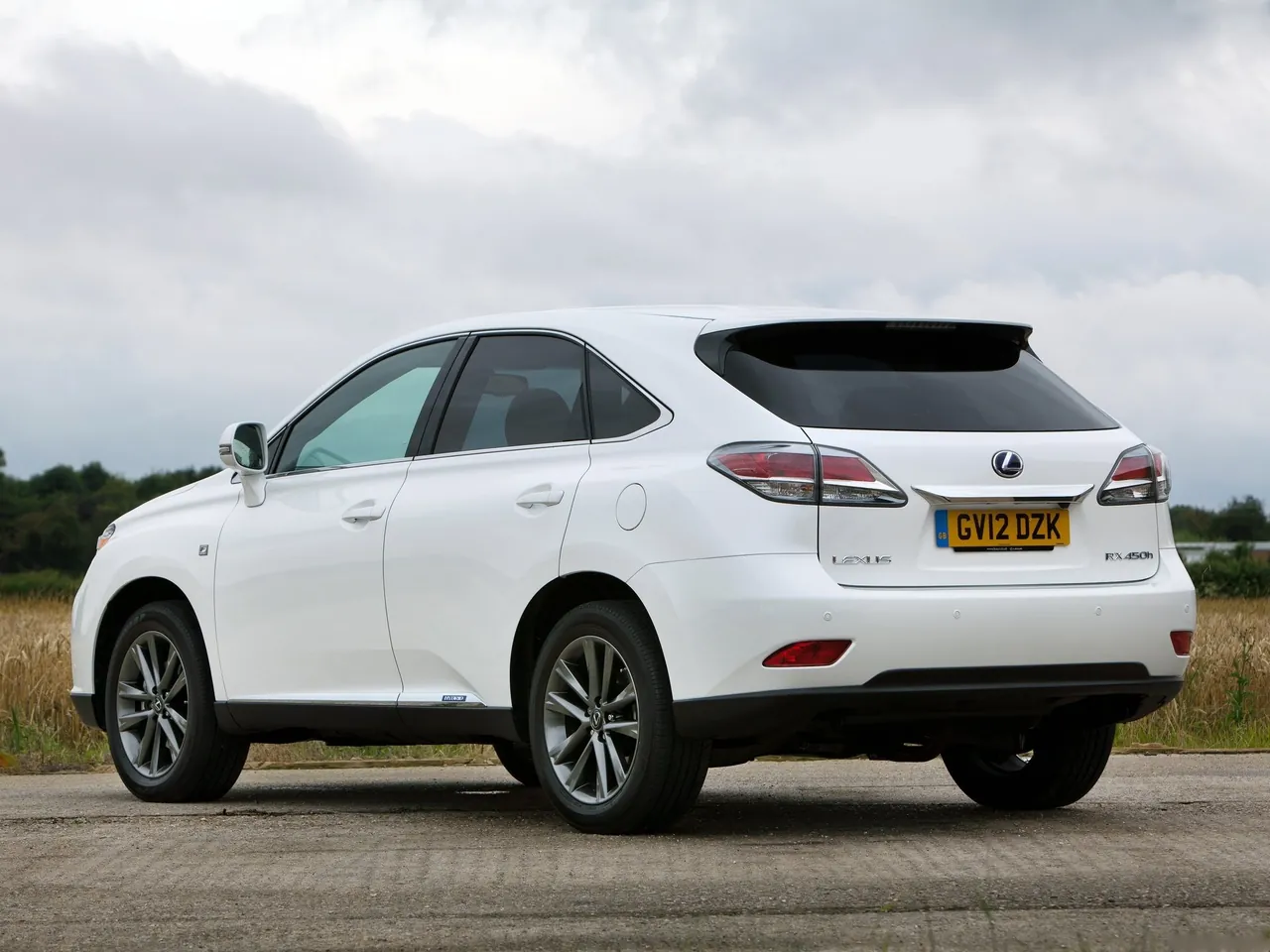 Lexus RX 450h F Sport (2013) – zadní tříčtvrteční pohled