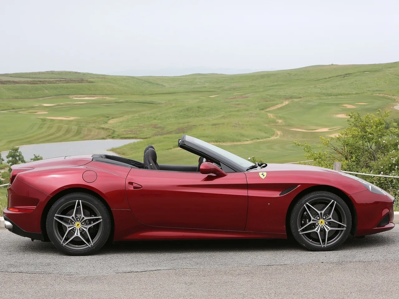 Ferrari California T (2015) - Side Profile