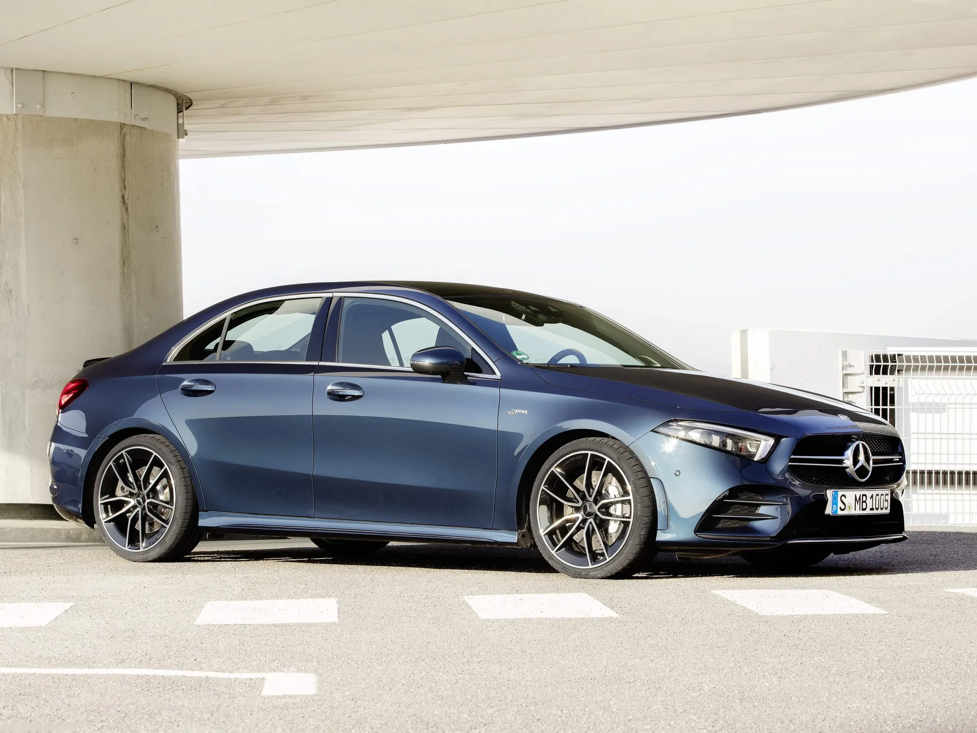 Mercedes-Benz A35 AMG 4Matic Sedan (2020)